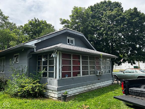2nd image of 3748 N Whittier Pl