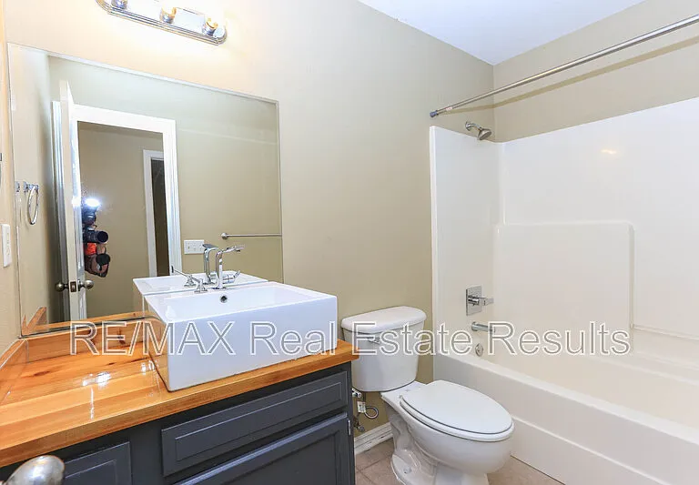 3703 SW Carriageway Ave — Photo 22