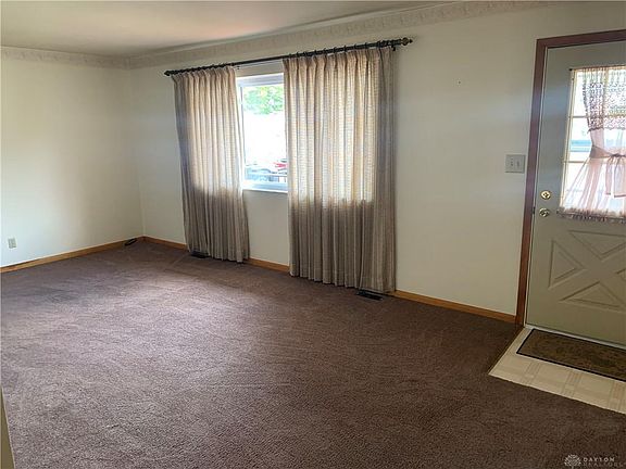 2nd image of 139 Antwerp Ave