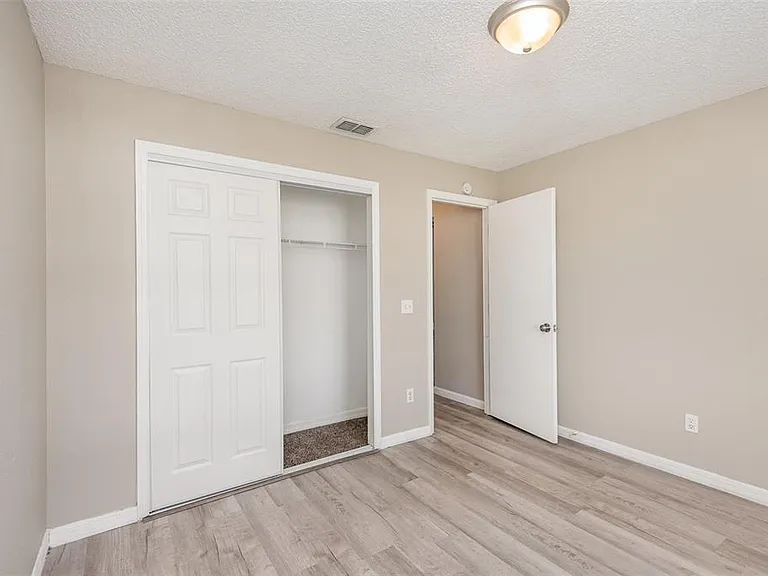 3846 Long Grove Ln — Photo 17