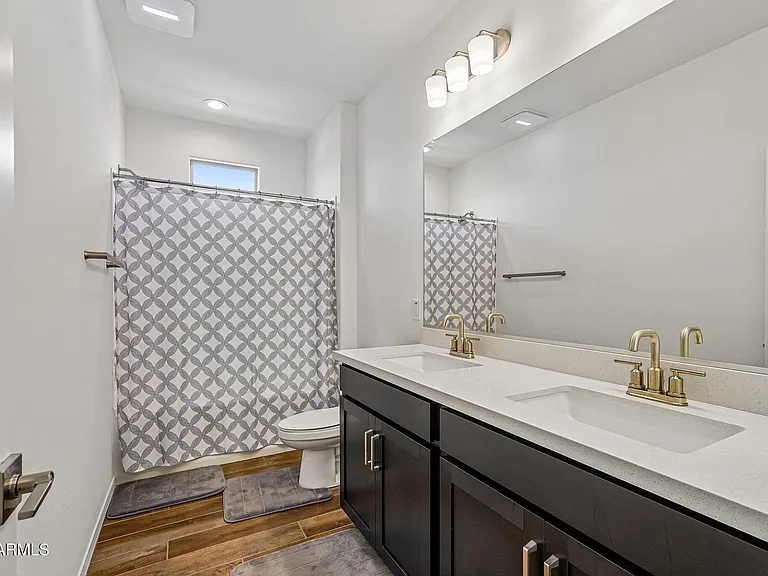 9019 W Denton Ln — Photo 35