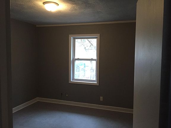 3rd image of 1604 N Patterson Ave APT C
