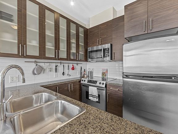 3rd image of 2355 Madison Ave #1401