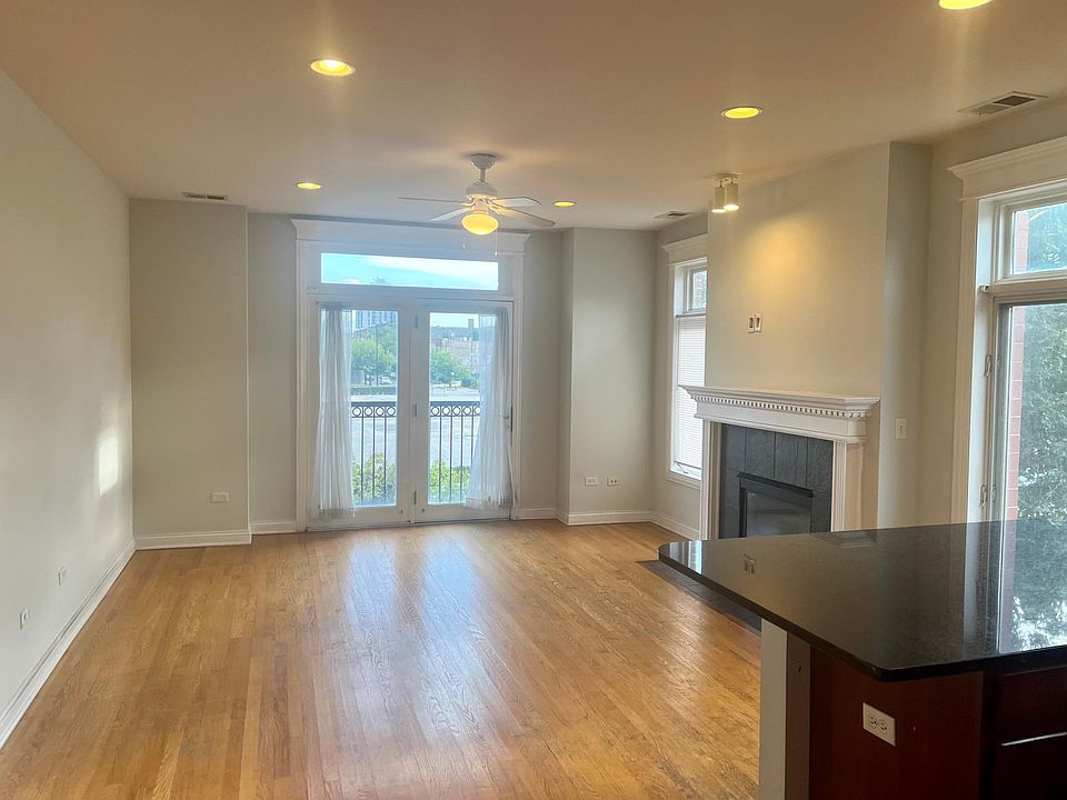 1st image of 2022 W Warren Blvd APT 2
