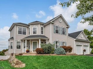 459 Mountain Top Ct, Lake Hopatcong, NJ 07849