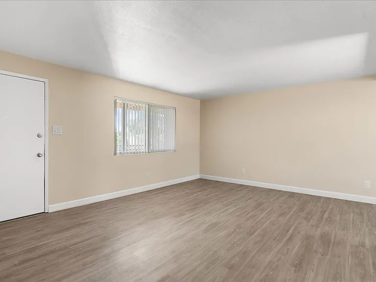 Park View Apartments- Riverside, CA — Photo 31