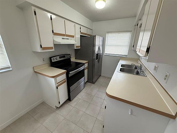 4th image of 24540 Harborview Rd APT F2
