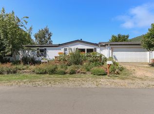 1018 NE 12th Ave, Rockaway Beach, OR 97136