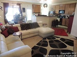 3rd image of 3759 Columbia Dr