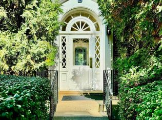 104 Woodside Rd APT B202, Ardmore, PA 19003