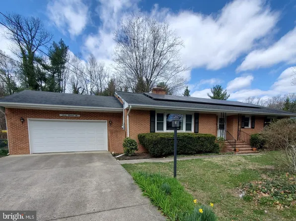 702 Mill Race Dr, Martinsburg, WV 25401