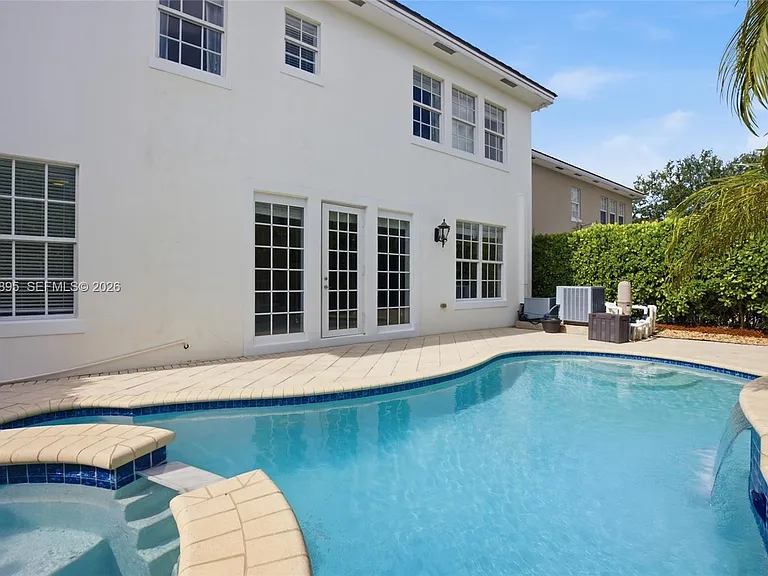 1419 SW 21st Ct — Photo 44