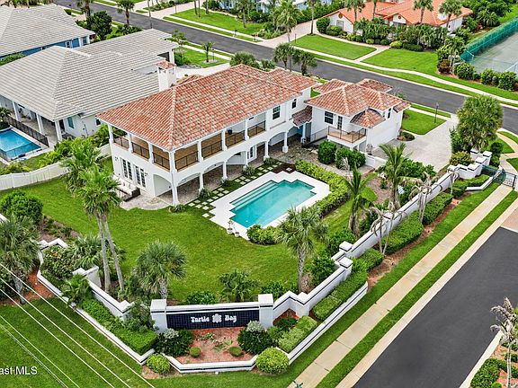 3rd image of 201 Loggerhead Dr