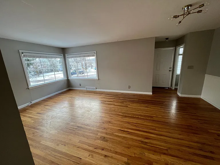 411 S Coeur Dalene St — Photo 3