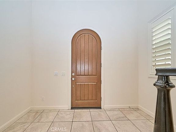 2nd image of 115 Mesa Verde Ln