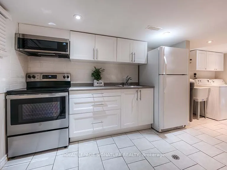 28 Coach Hill Dr — Photo 3