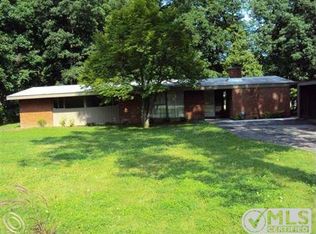 21969 Meridian Rd, Grosse Ile, MI 48138