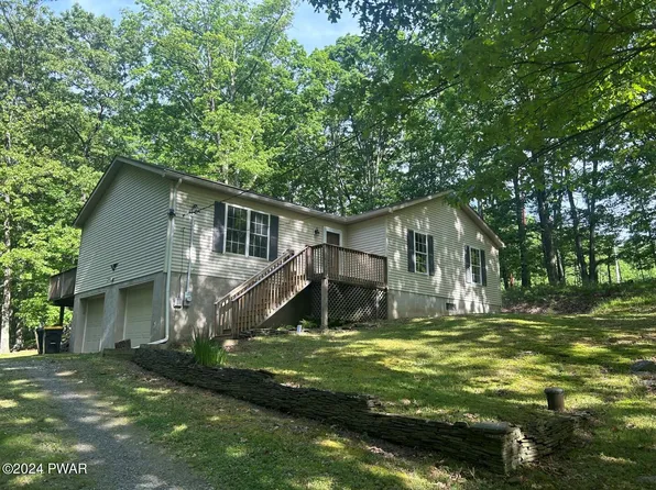 108 Catamount Dr, Hawley, PA 18428
