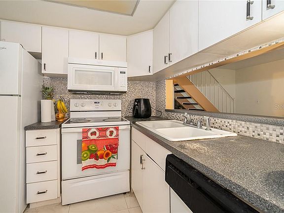5th image of 4280 Pinebark Ave