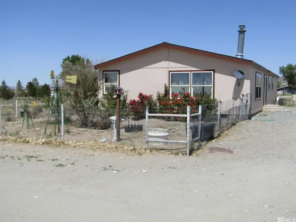 20 Shirley Ln, Yerington, NV 89447