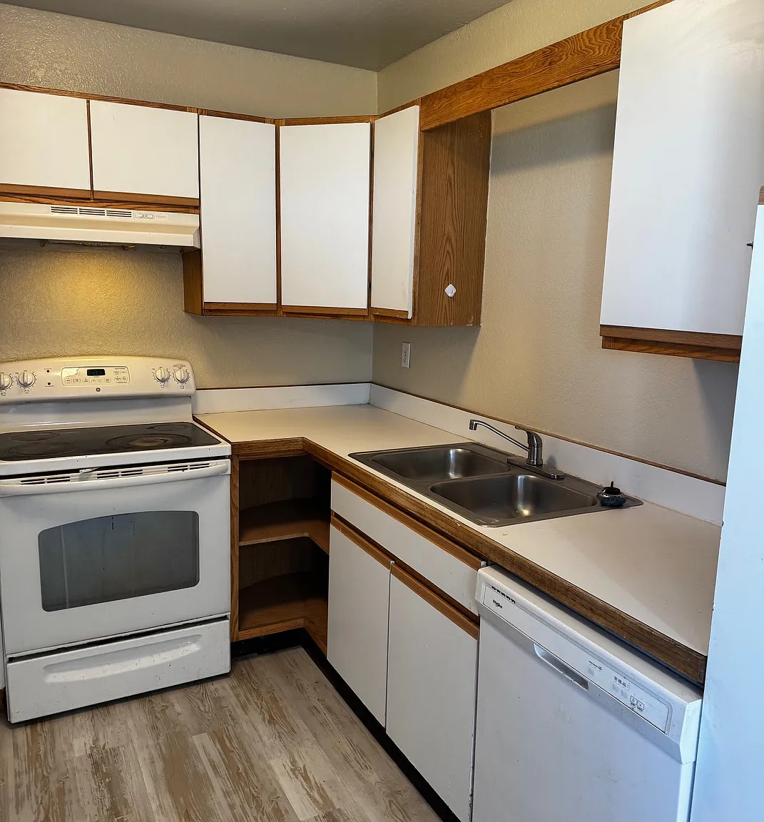 3 bed, 1040 sqft, $1,695 — Photo 3