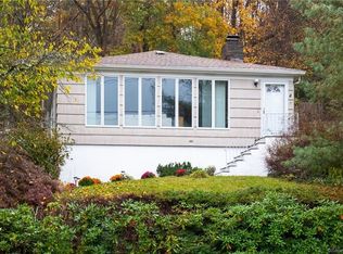 106 Luciani Rd, Woodbridge, CT 06525