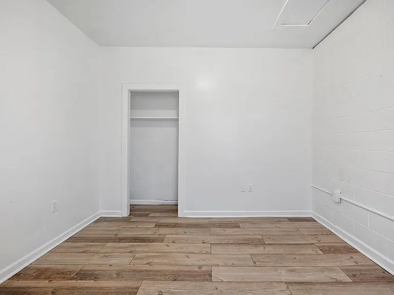 4758 Trenton Dr — Photo 12