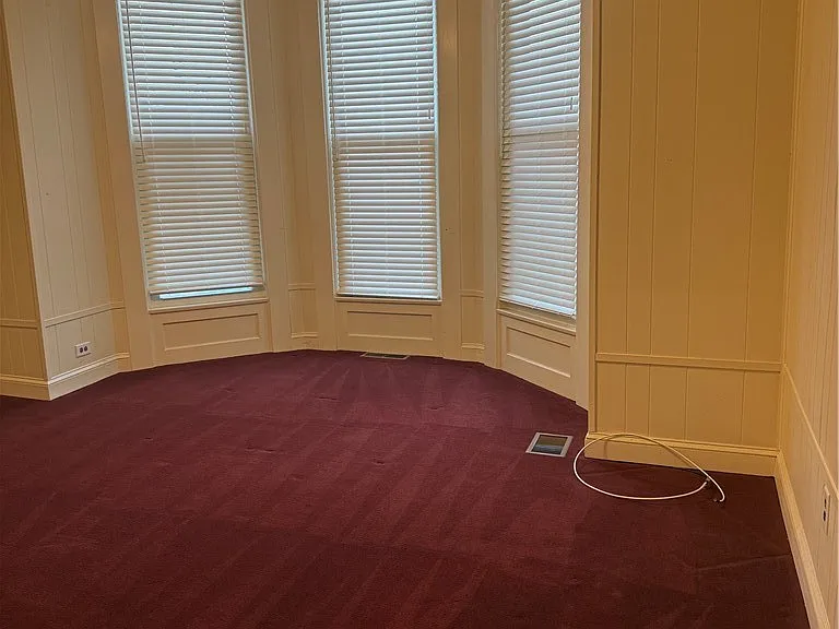 506 W Water St — Photo 9