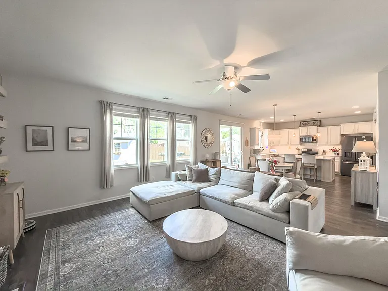 209 Yeamans Way — Photo 8
