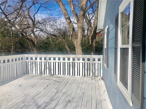 4th image of 1808 Long Ave