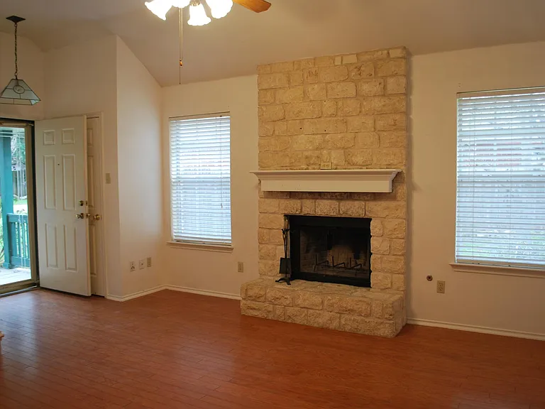 1306 Cimarron Cv — Photo 12