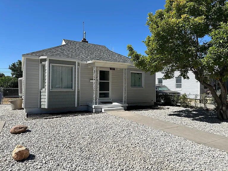 625 Grace Ave — Photo 17