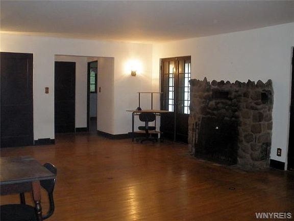 4th image of 2978 Westwood Dr