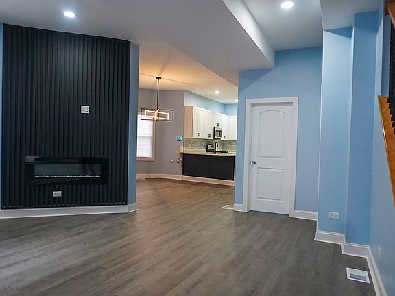5th image of 320 N Menard Ave