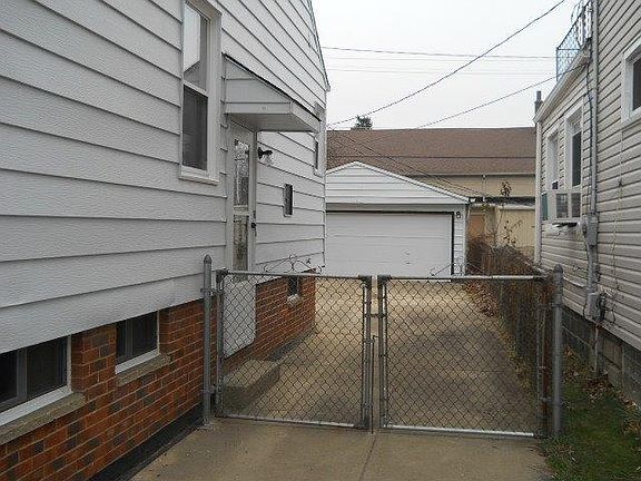 2nd image of 4302 Longwood Ave