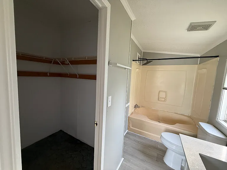 125 Middle Ave #40 — Photo 19