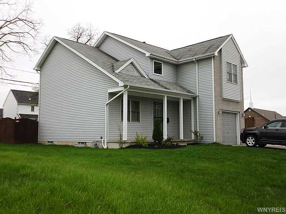 2nd image of 123 Waverly St