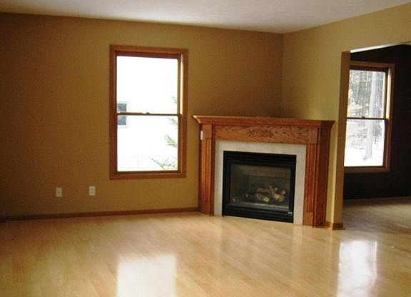 4th image of 4723 Oak Lane Dr