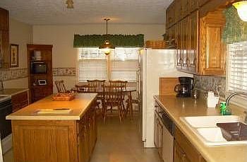 4th image of Mayfield Dr