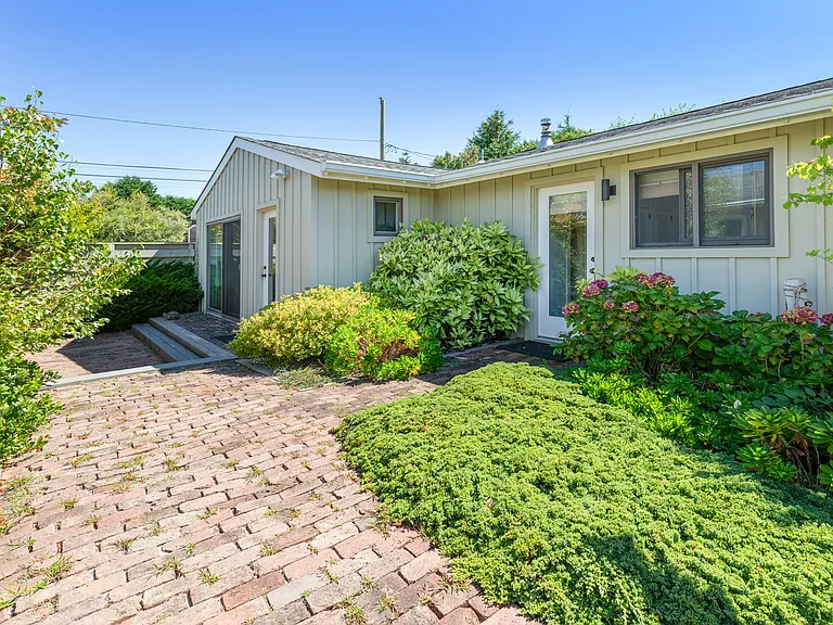 23 Jacqueline Dr — Photo 9