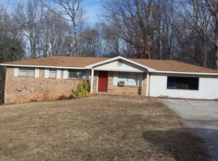 5936 S Bear Dr, Douglasville, GA 30135