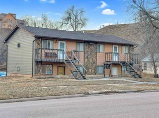 302 N 6th St, Hot Springs, SD 57747