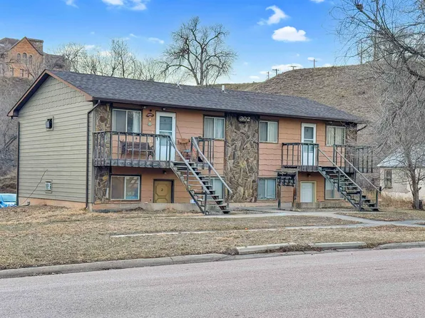 302 N 6th St, Hot Springs, SD 57747
