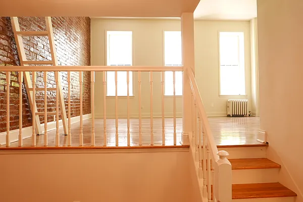 Rented by JK Dansar Corp | media 28