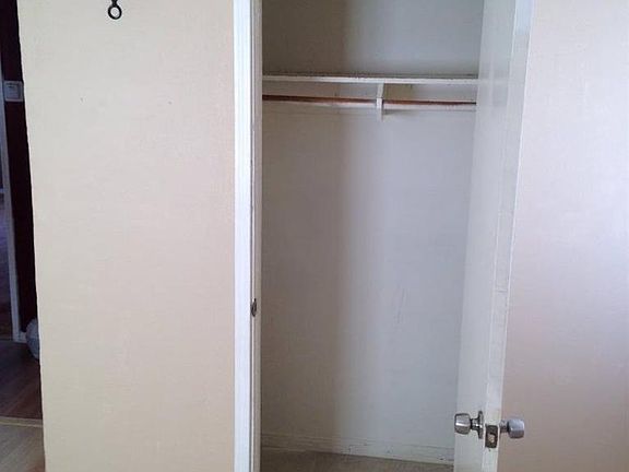 5th image of 11772 Chamberlaine Ave