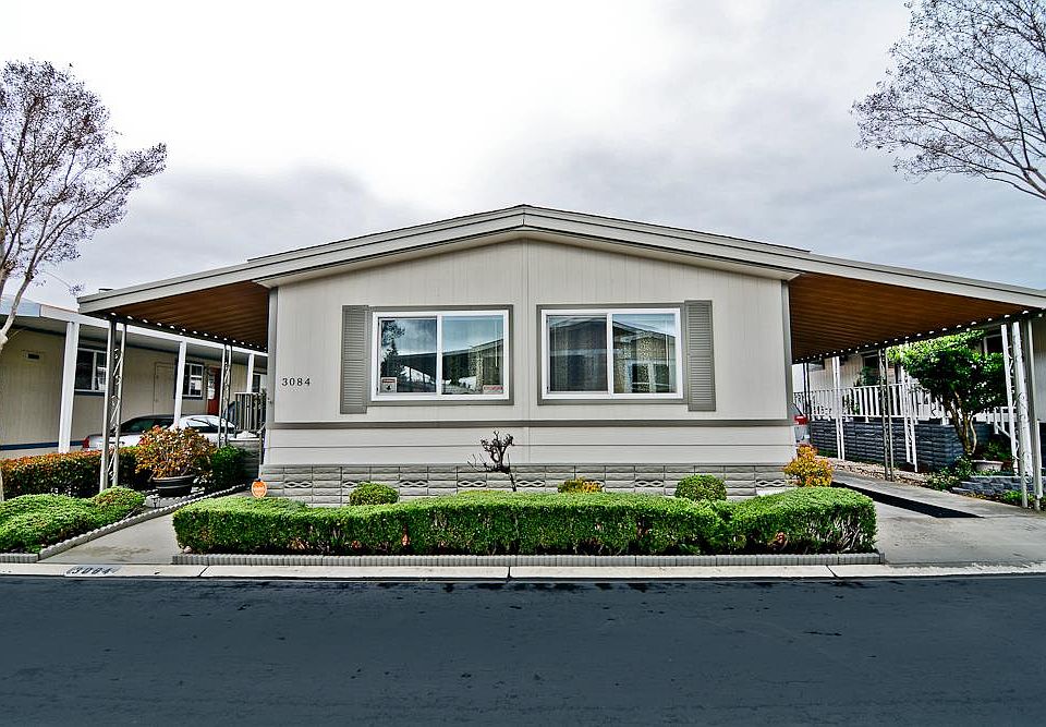 1st image of 3084 Oakbridge Dr #3084