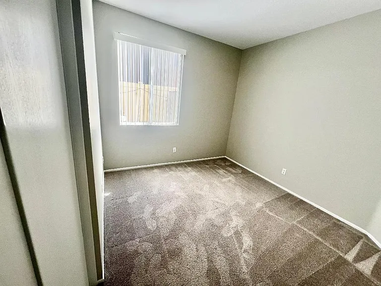 24689 Lincoln Ave — Photo 13