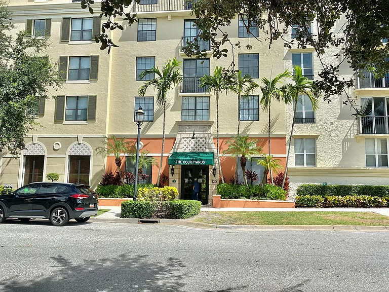 720 S Sapodilla Ave #312 — Photo 37