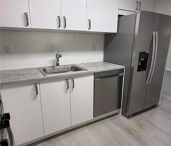 300 Bayview Dr #211 — Photo 3