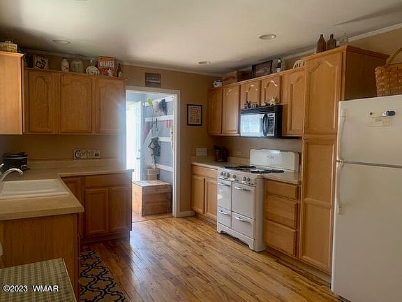 4th image of 615 W Florida St